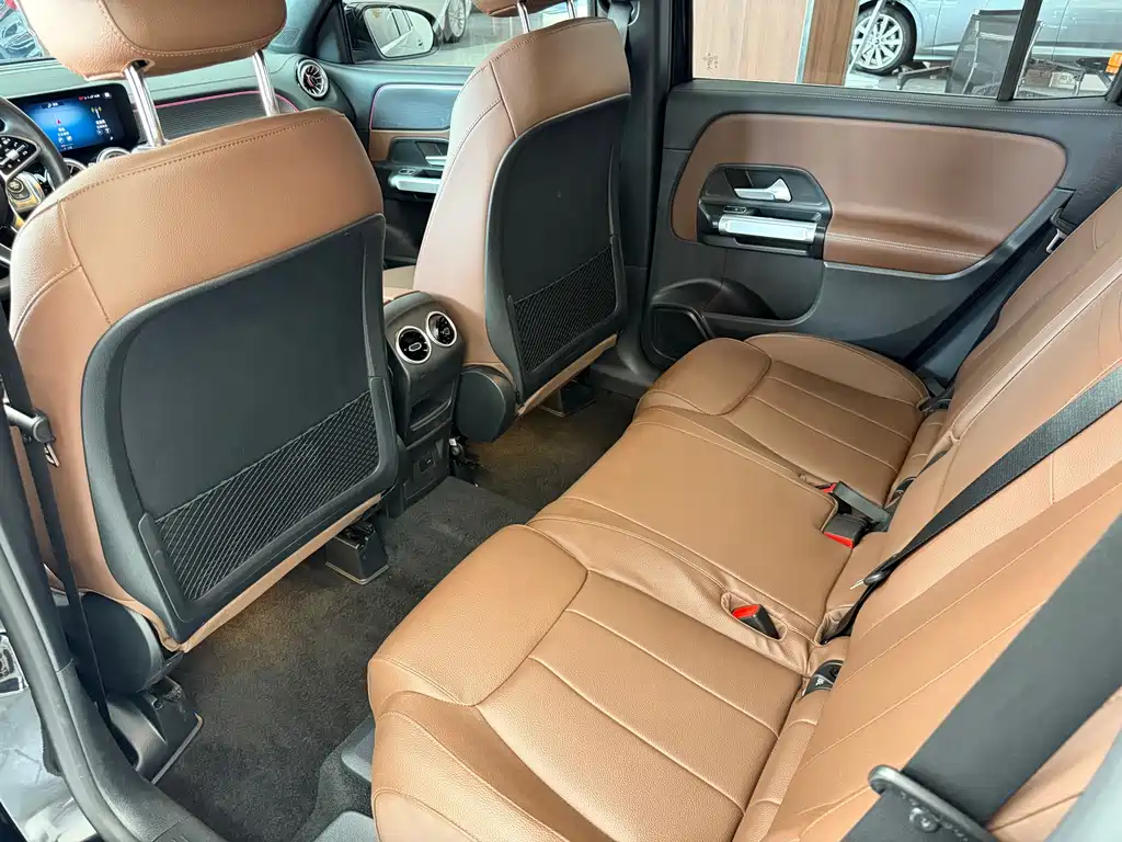 Mercedes-Benz GLB 2023 — фото 12