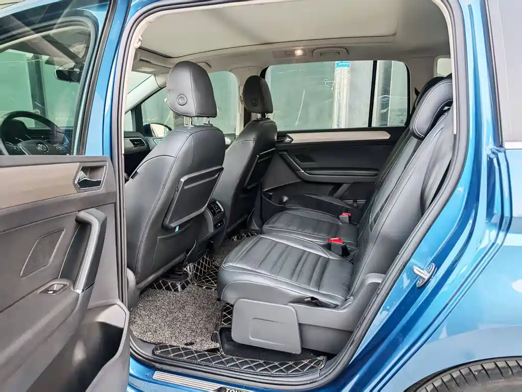 Volkswagen Touran 2018 — фото 9