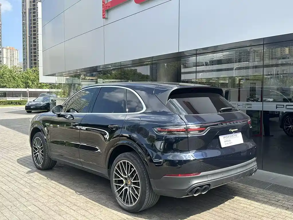 Porsche Cayenne Hybrid 2022 — фото 3