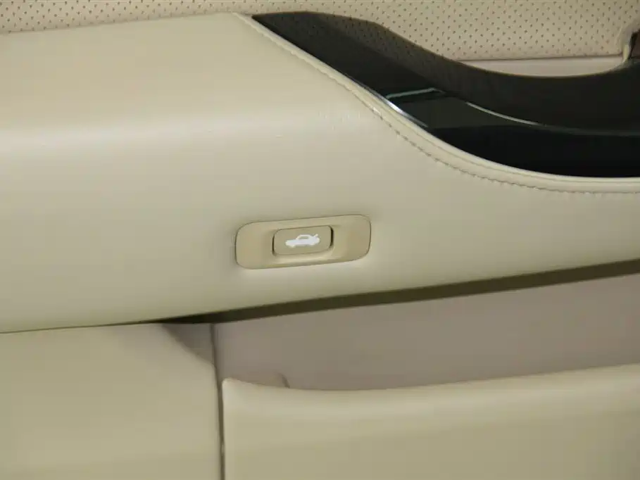Toyota Crown 2013 — фото 19