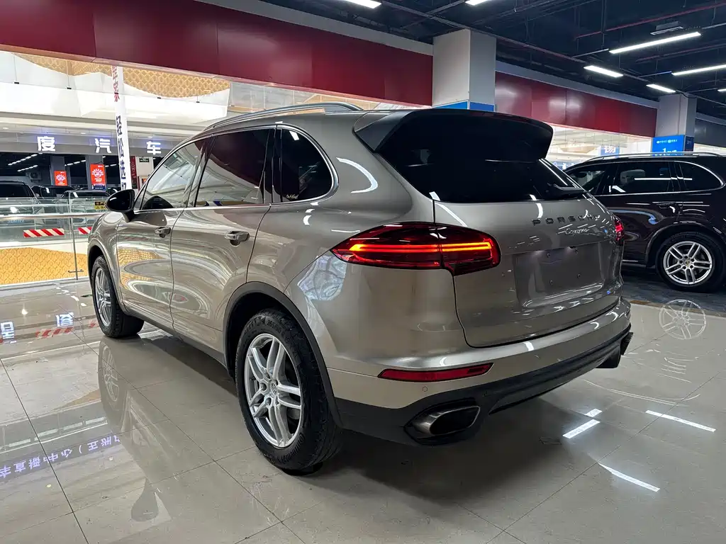 Porsche Cayenne 2016 — фото 6