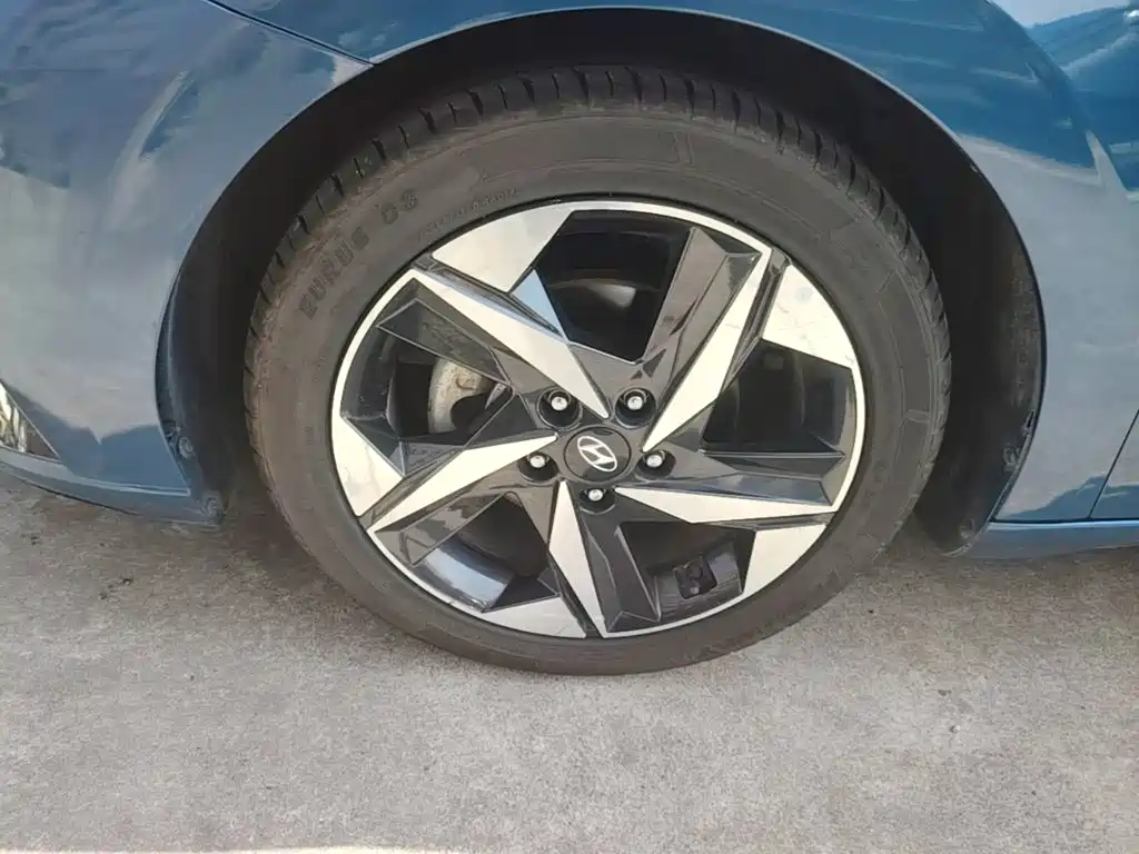 Hyundai Elantra 2022 — фото 23