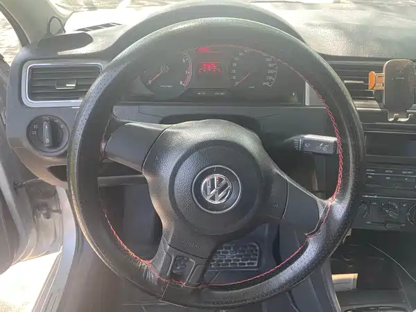 Volkswagen Santana 2013