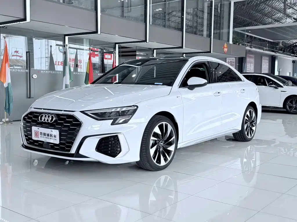 Audi A3 2022 — фото 1