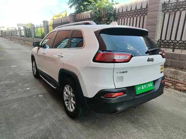 Jeep Cherokee 2016