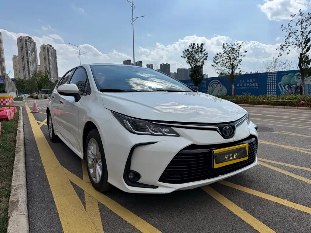 Toyota Corolla 2019 — фото 3