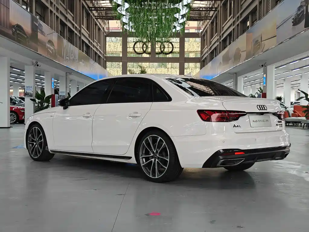 Audi A4L 2023