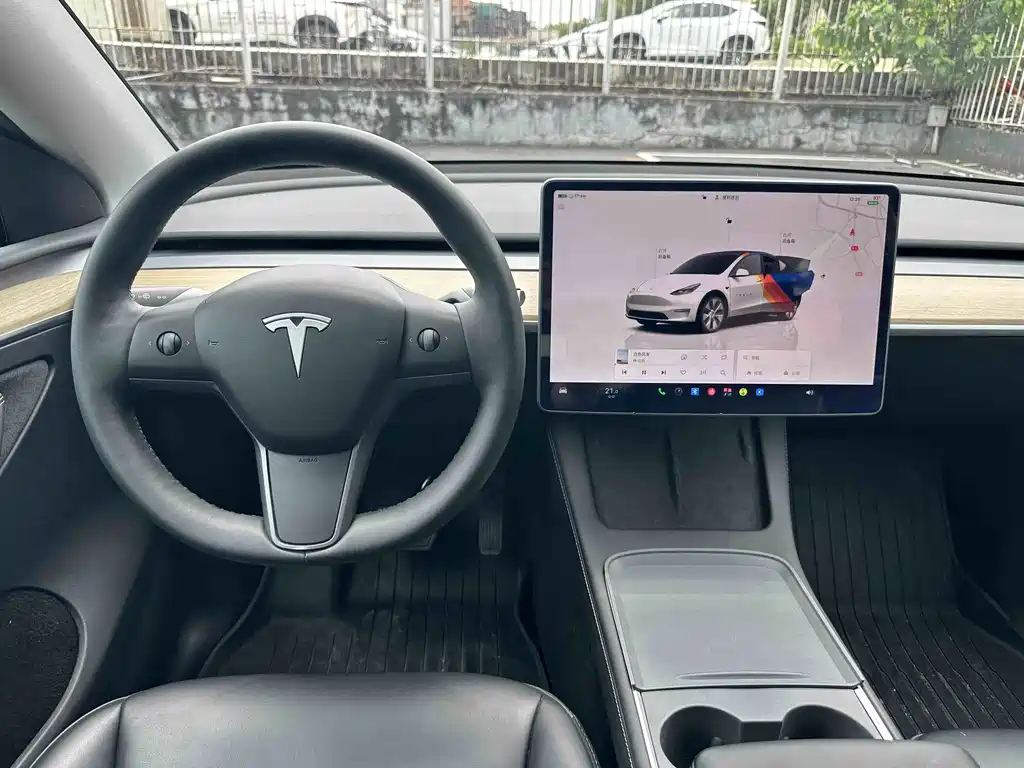 Tesla Model Y 2023 — фото 11