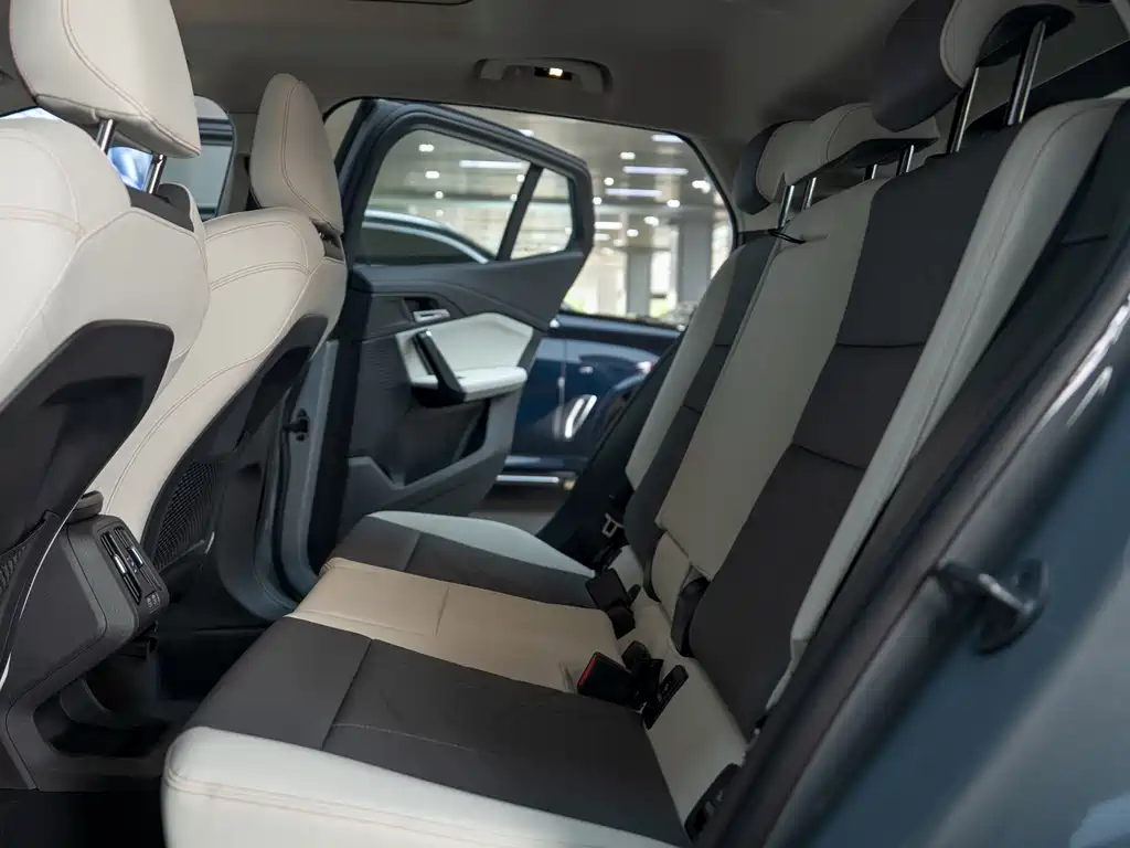 BMW X2 2024 — фото 12