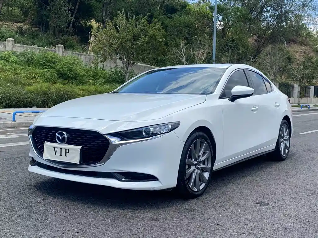 Mazda 3 Axela 2021 — фото 1