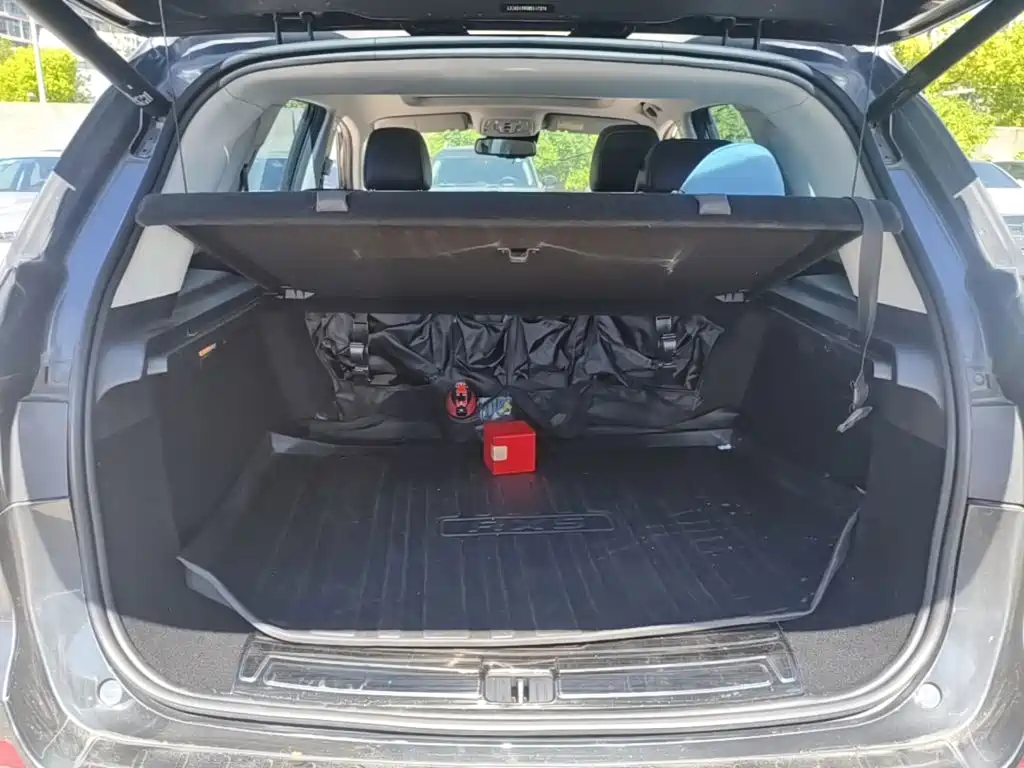 Roewe RX5 New Energy 2022 — фото 19