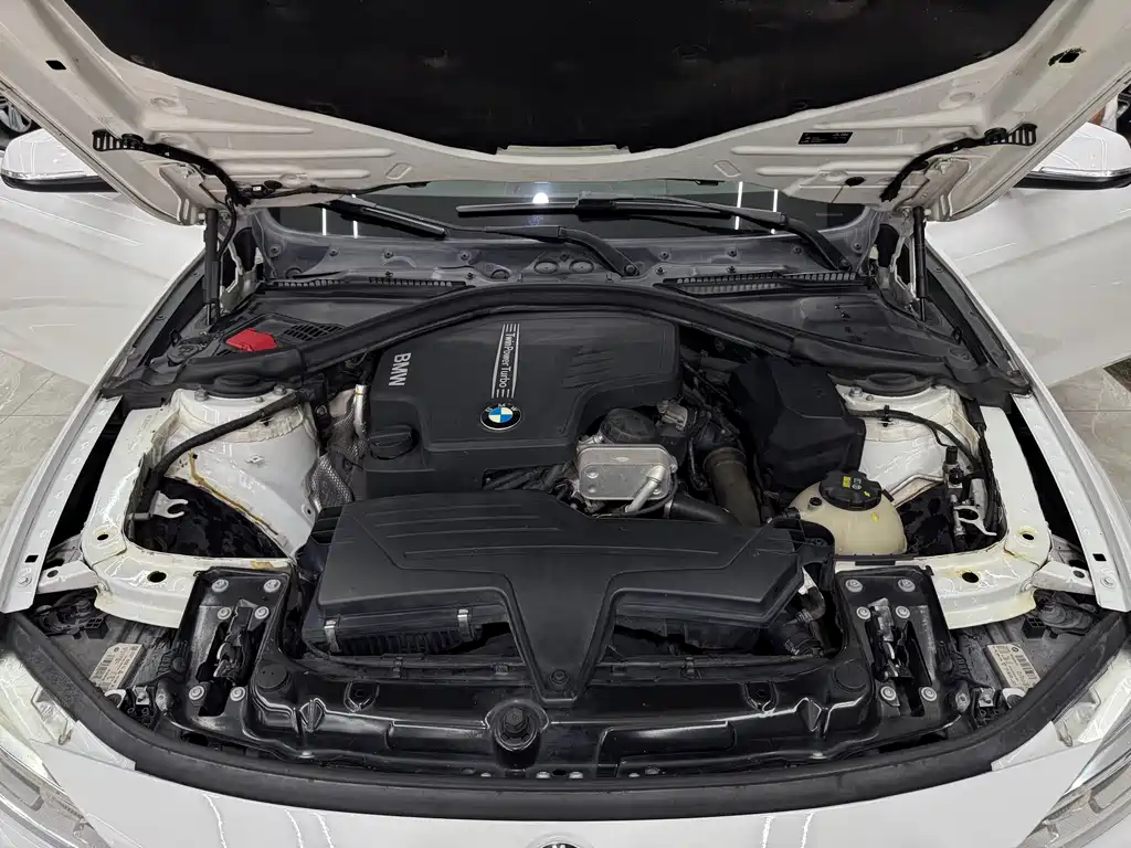 BMW 3 Series 2016 — фото 11