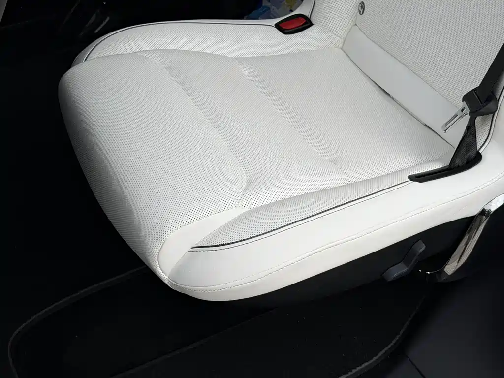 Tesla Model X 2023 — фото 15