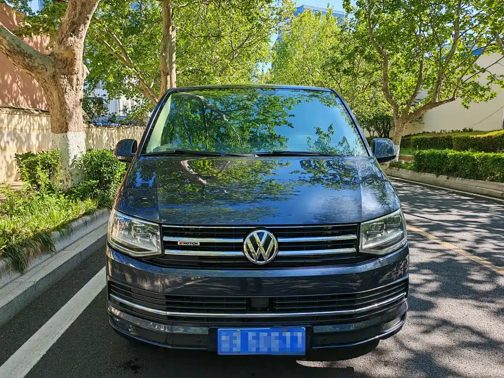 Volkswagen Multivan 2017 — фото 2