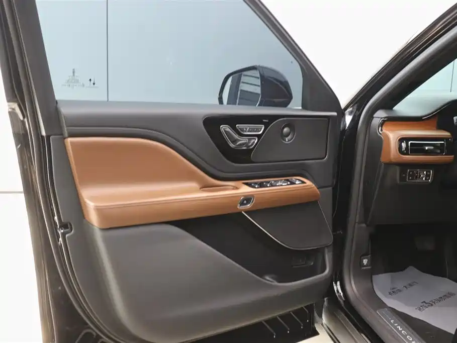 Lincoln Aviator 2023 — фото 10