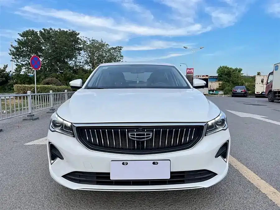 Geely Emgrand 2023