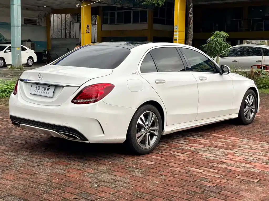 Mercedes-Benz C-Class 2018 — фото 9