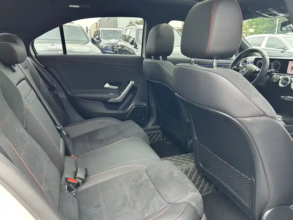 Mercedes-Benz A-Class 2024 — фото 13