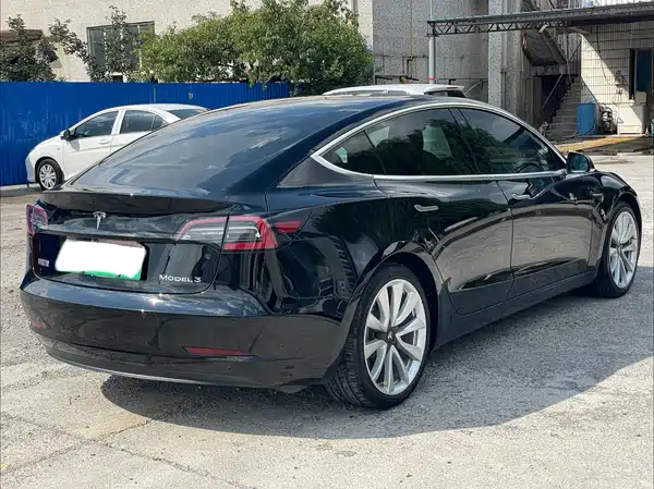 Tesla Model 3 2020