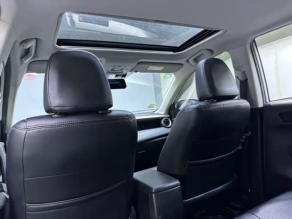 Toyota RAV4 2016 — фото 13