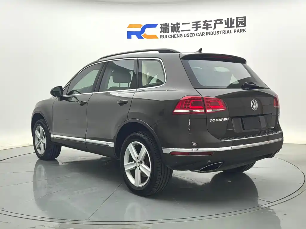 Volkswagen Touareg 2017 — фото 6
