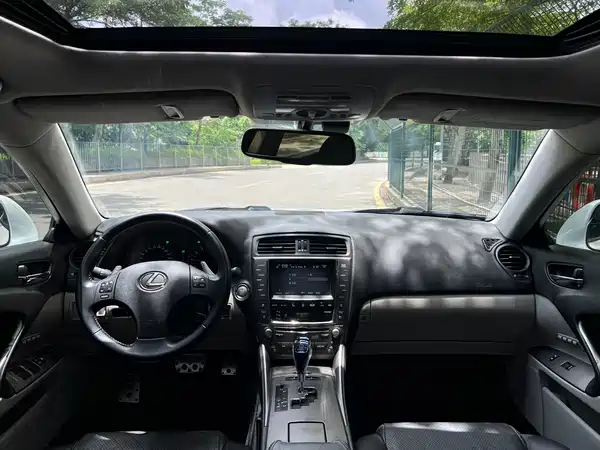 Lexus IS 2009