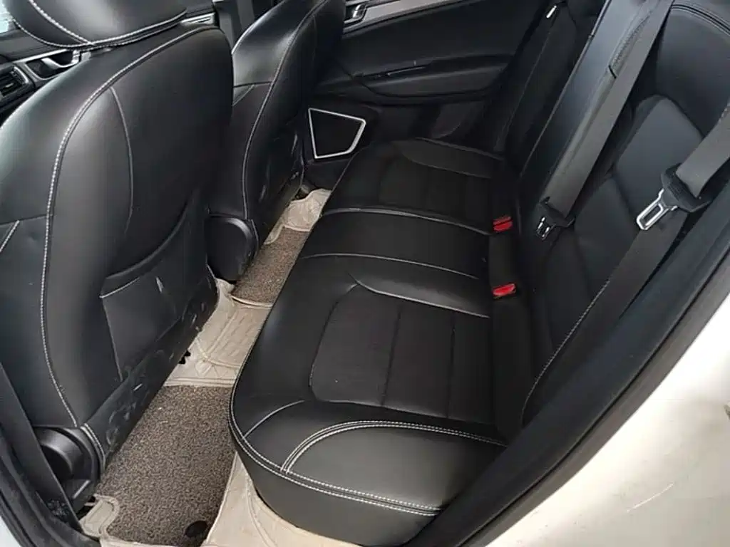 Geely Emgrand GS 2019 — фото 17
