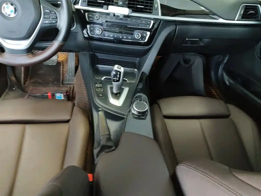 BMW 3 Series 2019 — фото 14