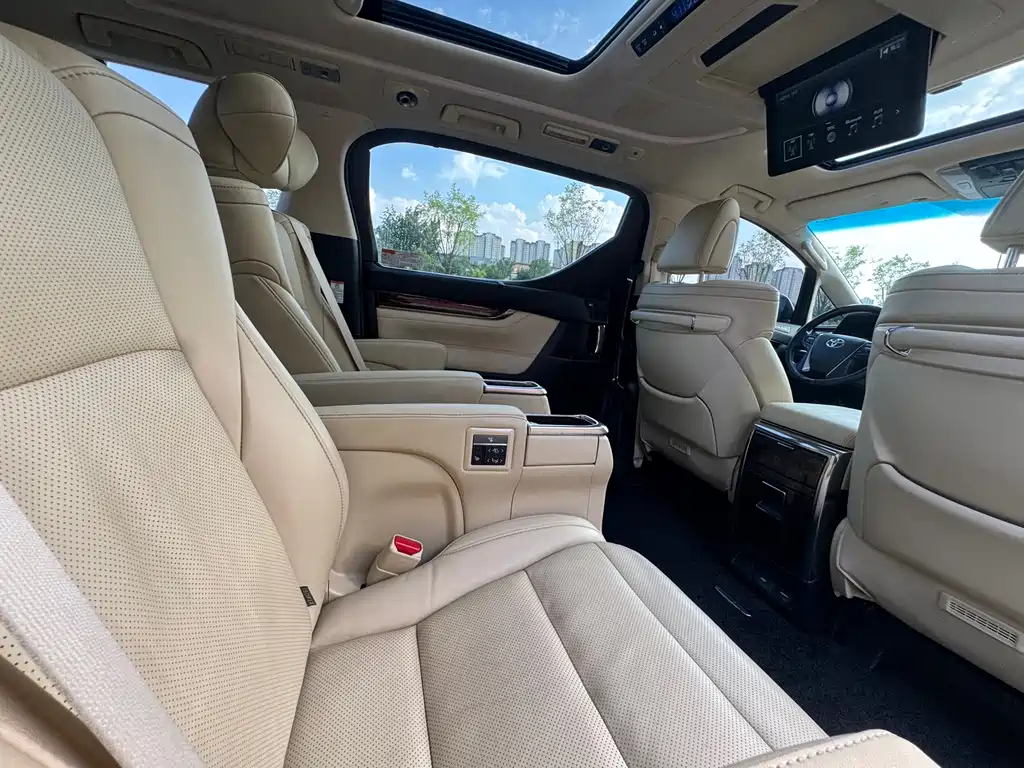 Toyota Alphard 2019 — фото 14