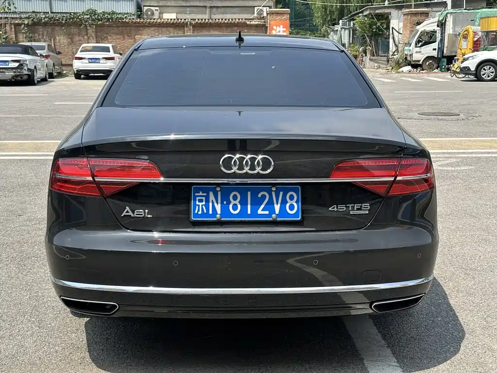 Audi A8 2015 — фото 22