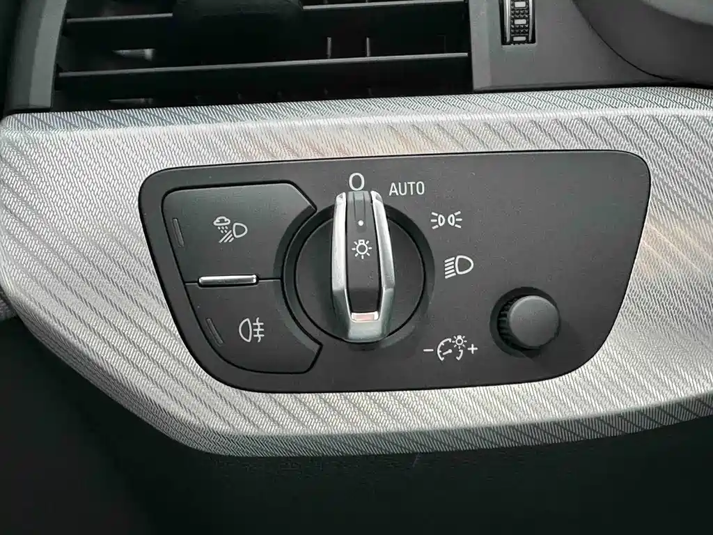 Audi A4L 2022 — фото 22
