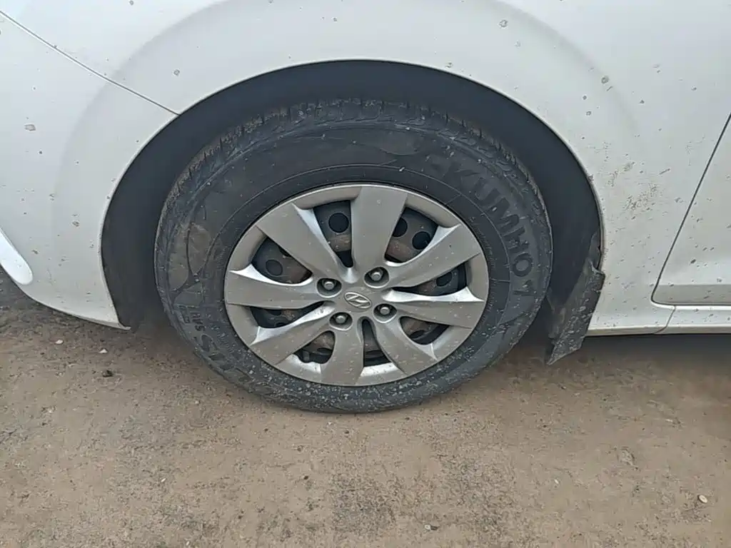 Hyundai Verna 2019 — фото 23