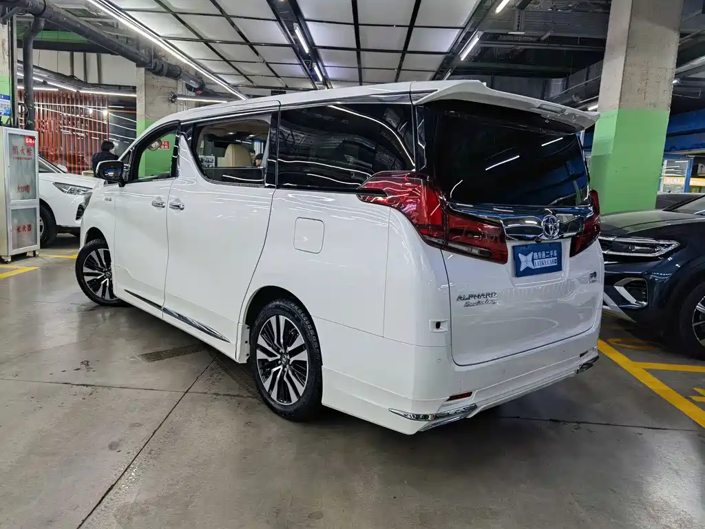 Toyota Alphard 2021 — фото 4
