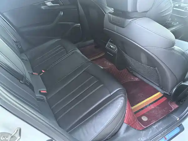 Audi A4L 2023