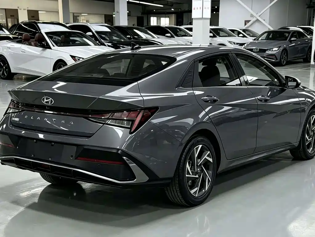 Hyundai Elantra 2024 — фото 14