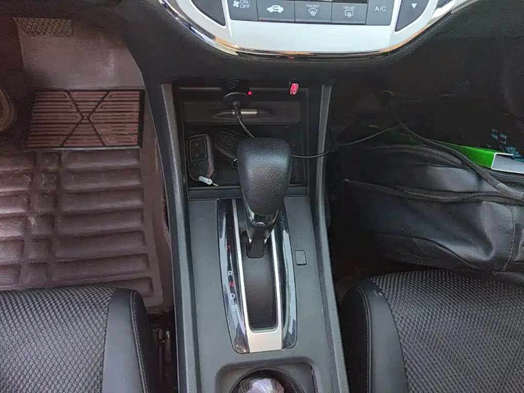 Honda Jade 2016 — фото 14
