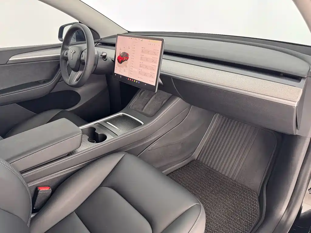 Tesla Model Y 2023 — фото 10