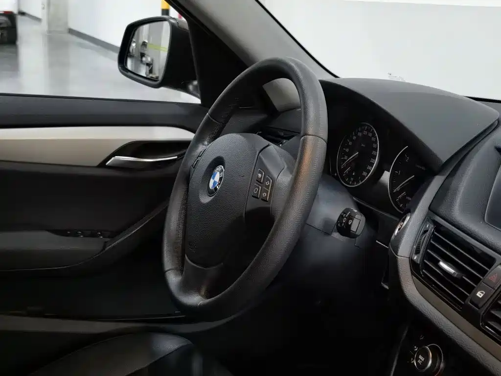 BMW X1 2013 — фото 22