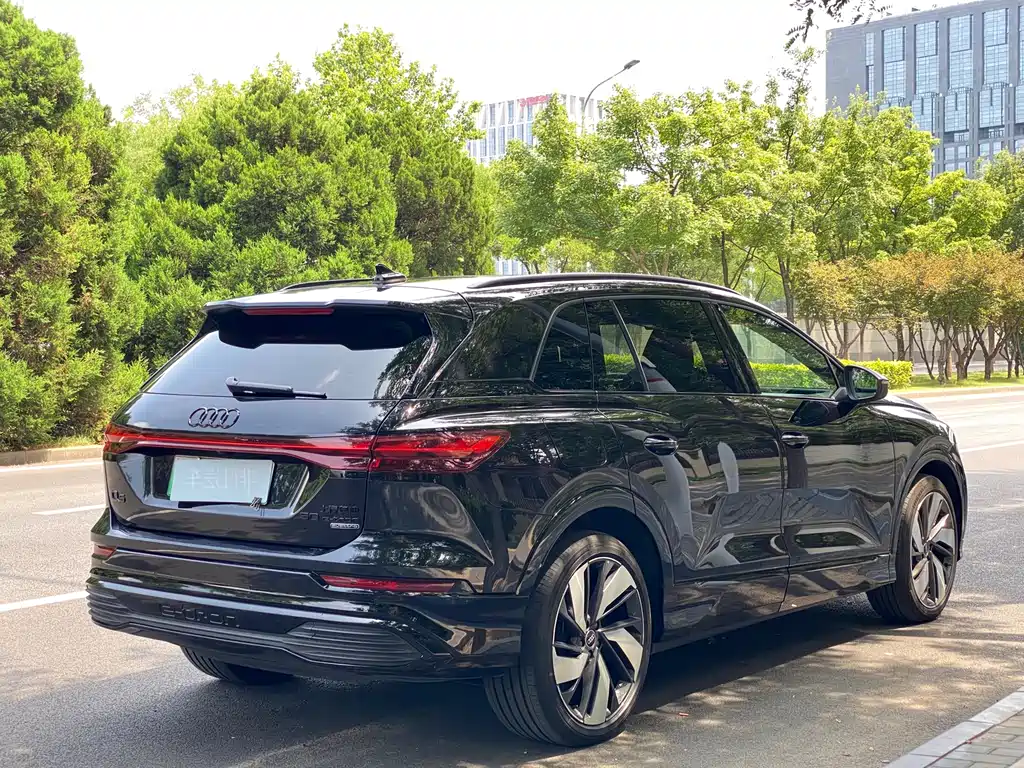 Audi Q5 e-tron 2024