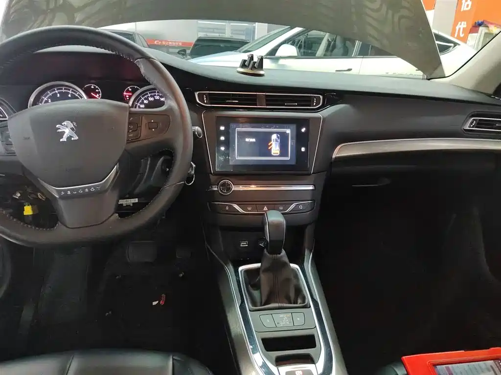 Peugeot 408 2015 — фото 13