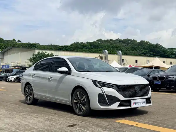 Peugeot 408 2024