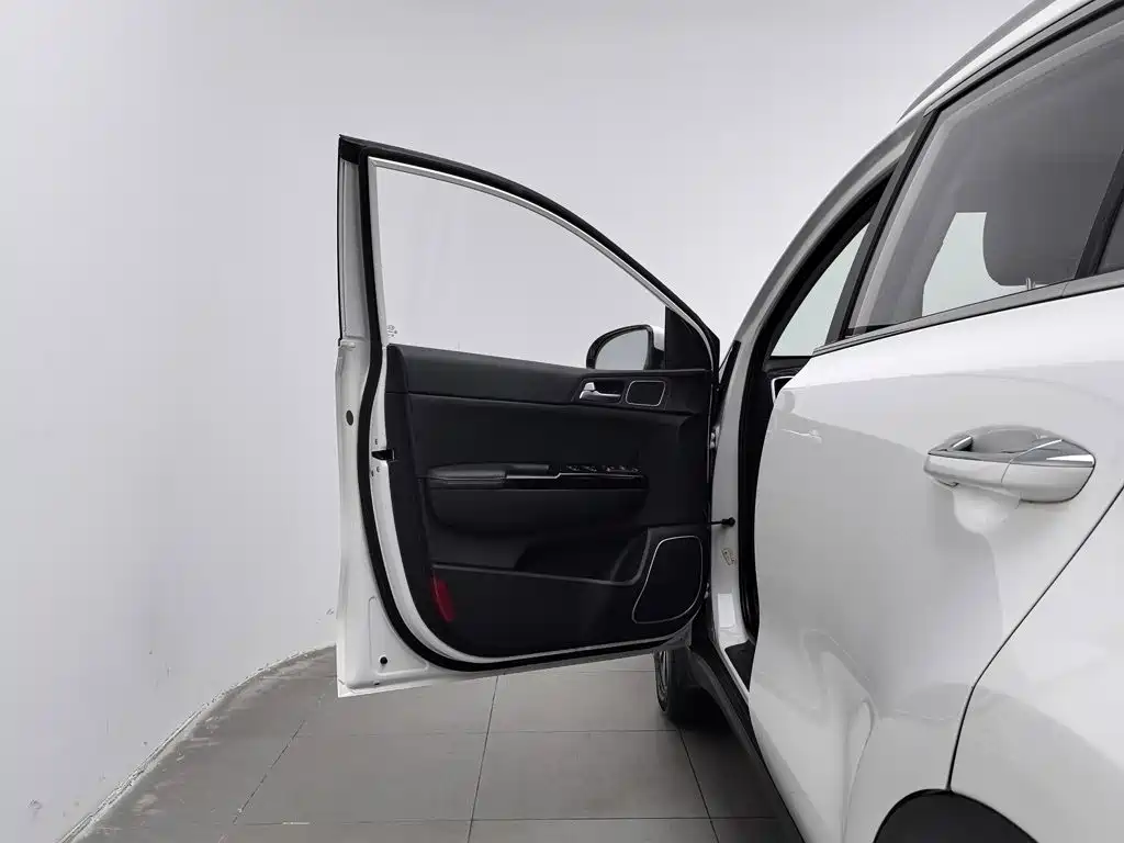 Kia KX5 2016 — фото 8