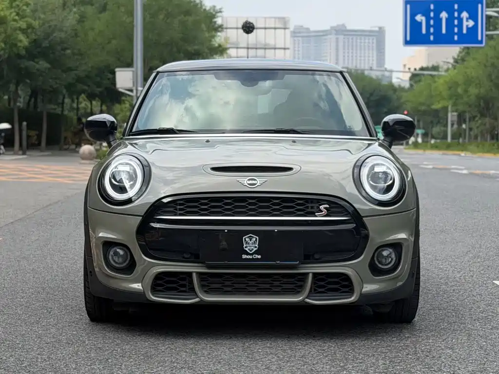 MINI MINI 2020