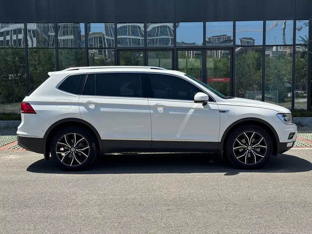 Volkswagen Tiguan L 2020 — фото 21