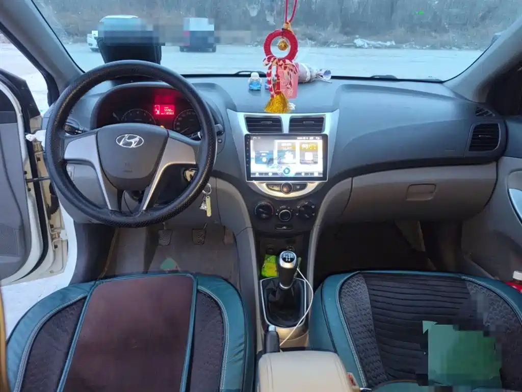 Hyundai Verna 2016 — фото 13