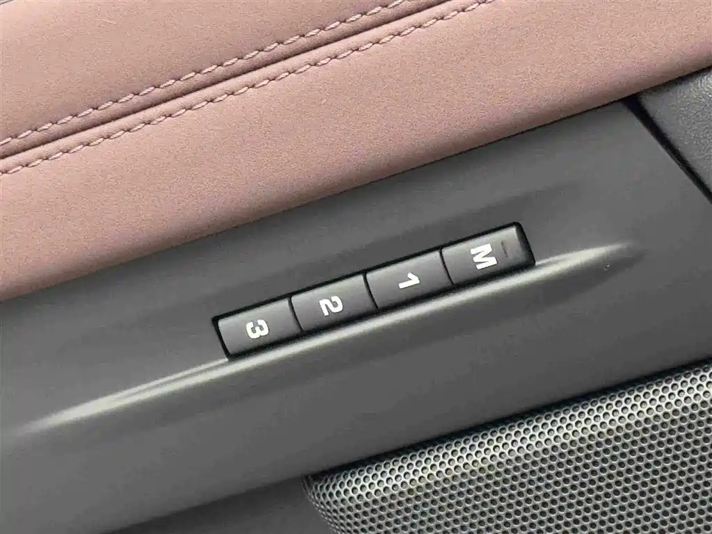 Land Rover Range Rover Evoque 2026 — фото 16