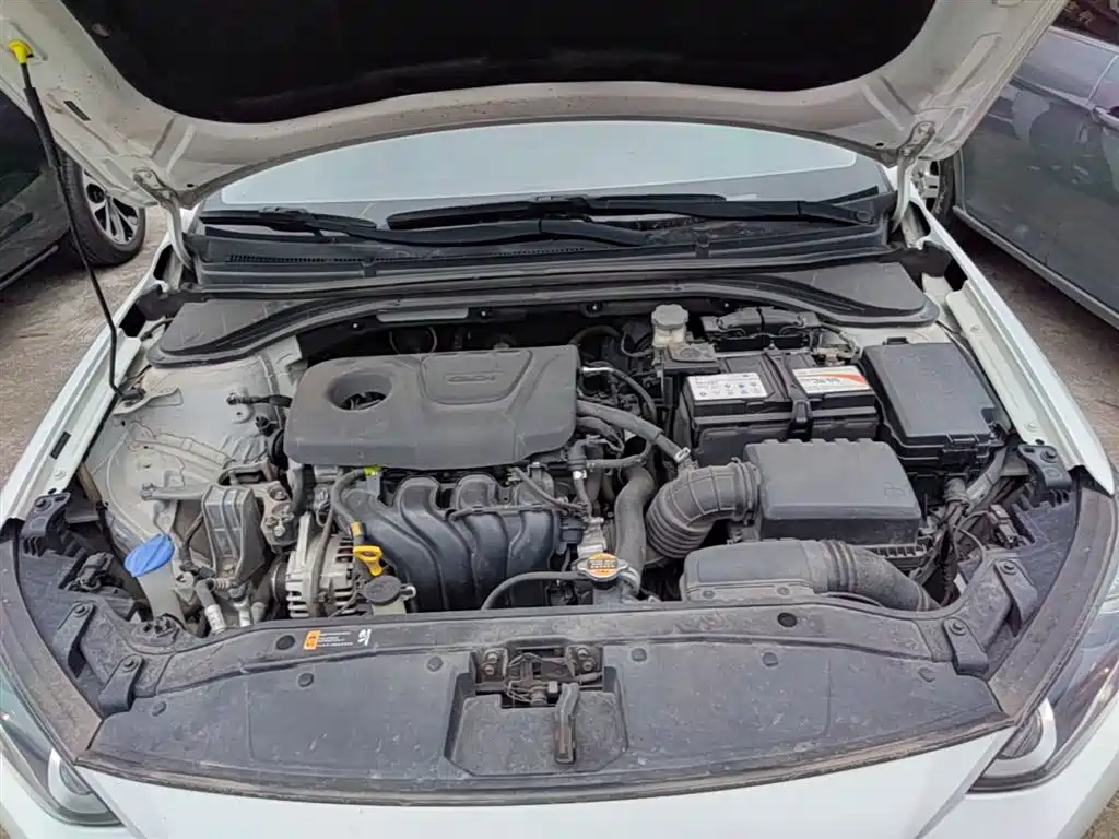 Hyundai Elantra 2019 — фото 20