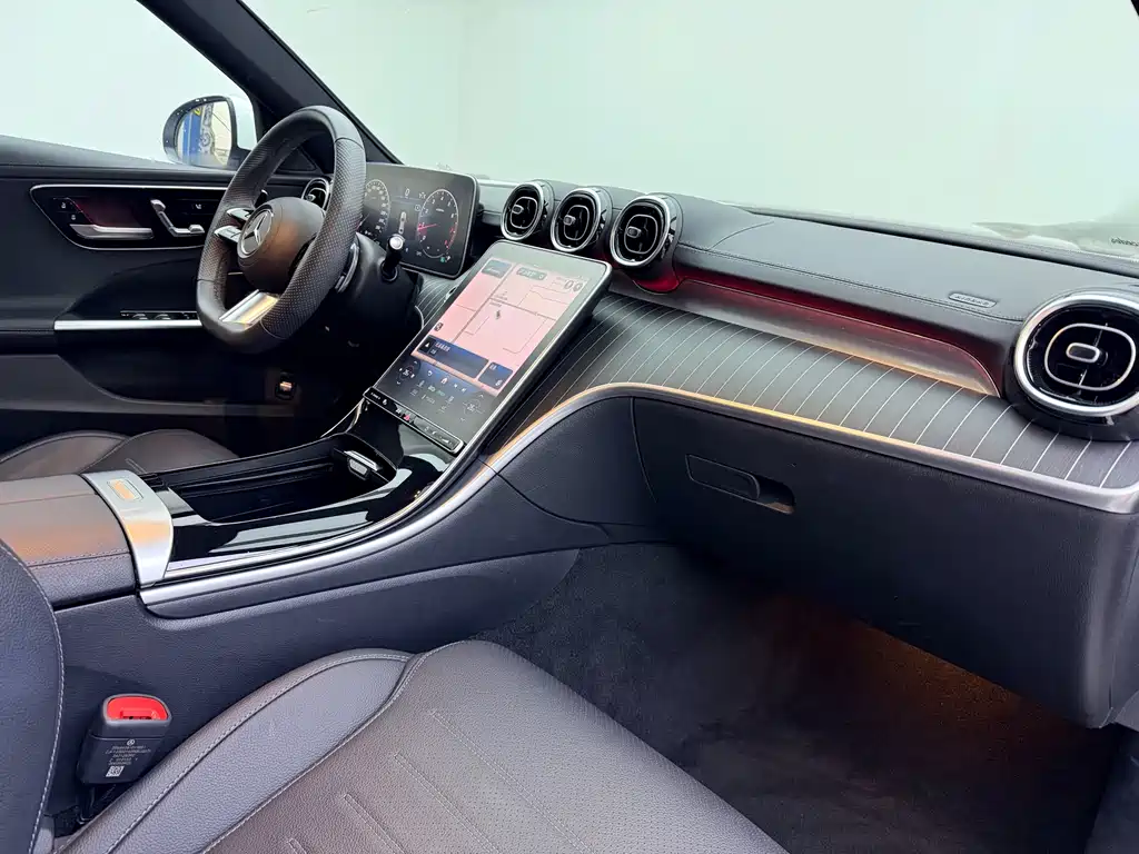 Mercedes-Benz C-Class 2023 — фото 14