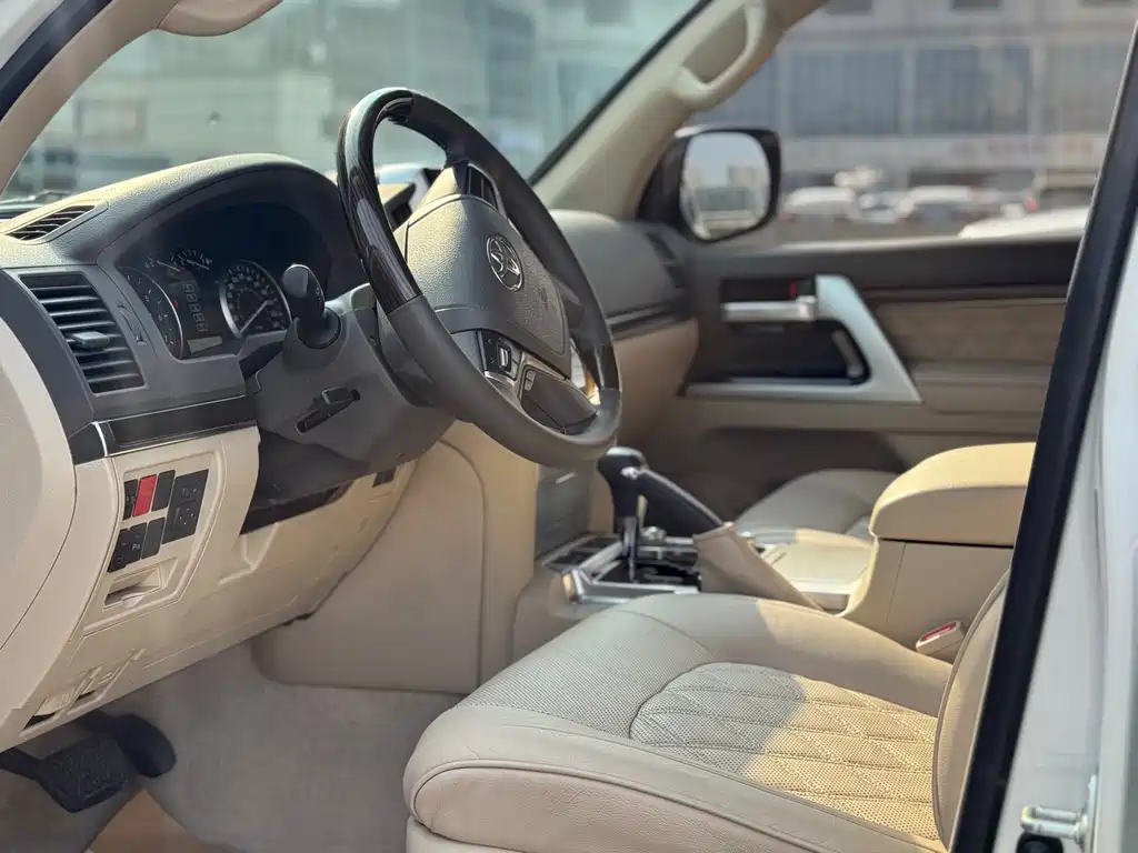 Toyota Land Cruiser 2019 — фото 7