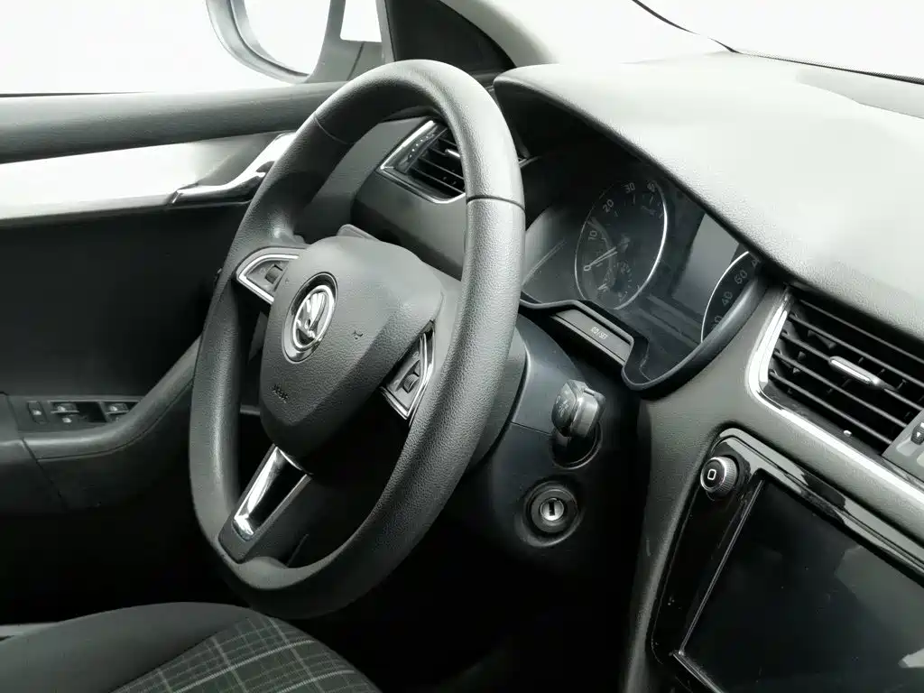 Skoda Octavia 2019 — фото 22